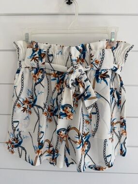 Paperbag Waist Floral Chain-Print Shorts - White/Blue